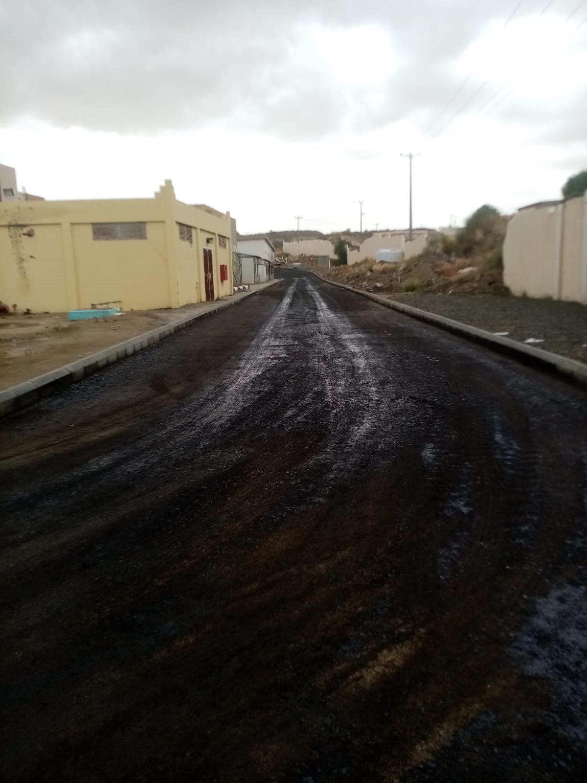 اعمال اسفلت امام المنازل جيزان