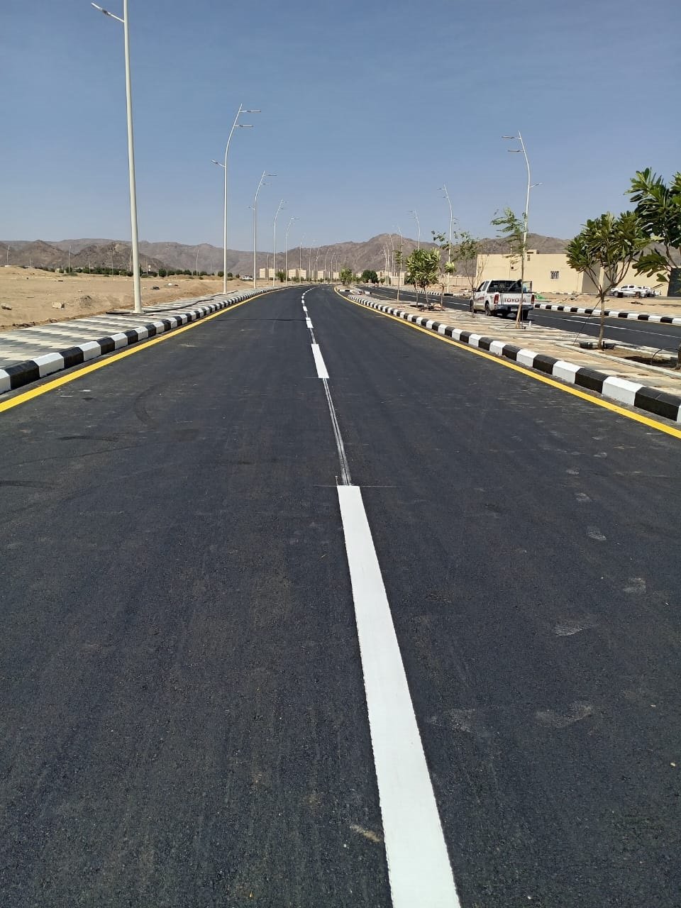 خدمات أسفلت متكاملة في جازان، نقدمها وفق أعلى معايير الأمان والكفاءة.